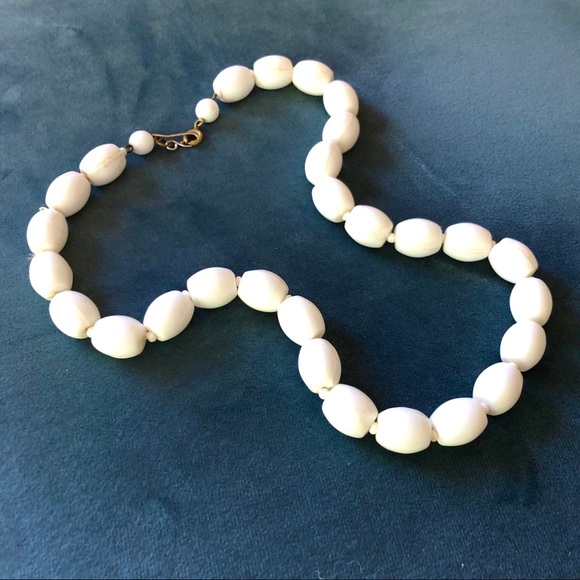 Vintage White Bead Necklace - Picture 5 of 5